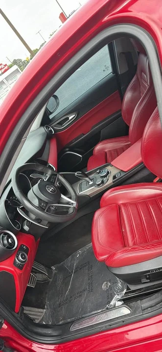 2017 Alfa Romeo Giulia - Image 12 of 13
