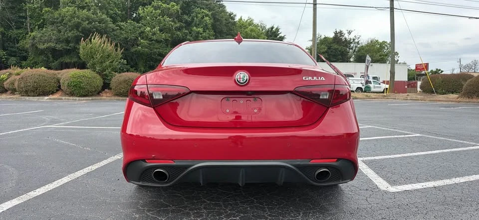 2017 Alfa Romeo Giulia - Image 5 of 13