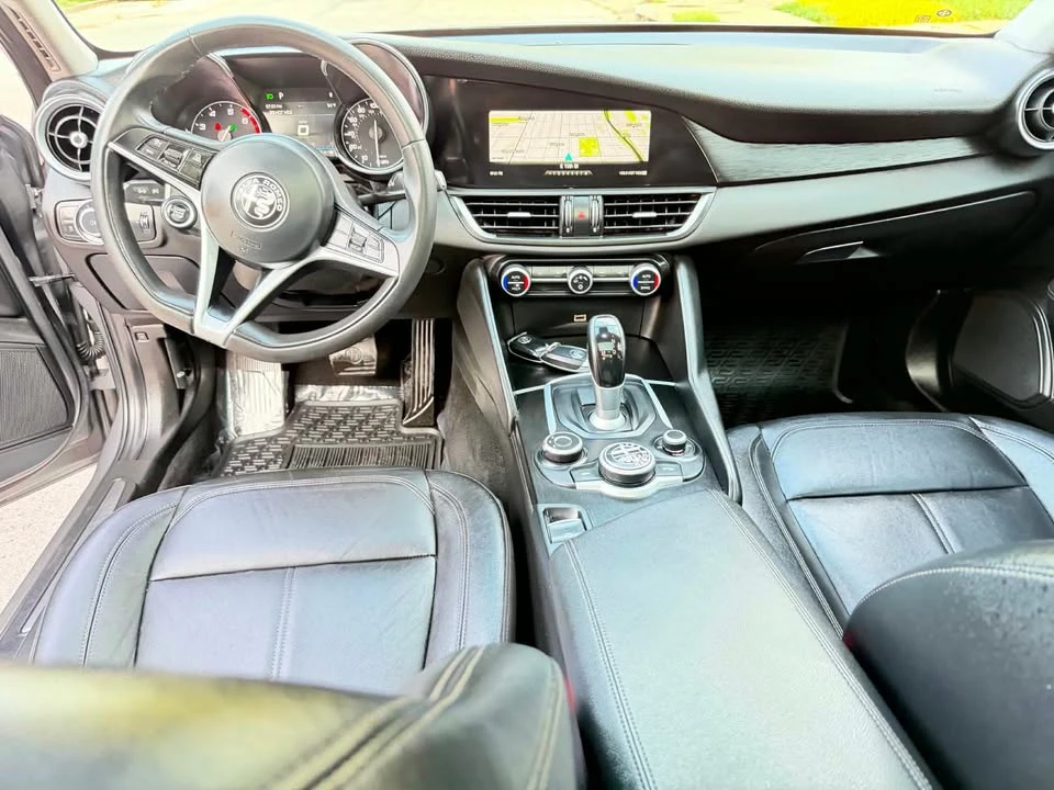 2017 Alfa Romeo Giulia - Image 12 of 20