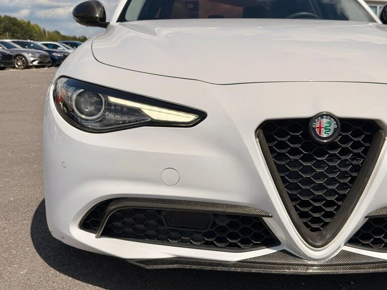 2017 Alfa Romeo Giulia - Image 3 of 19