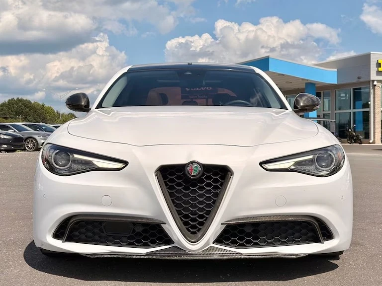 2017 Alfa Romeo Giulia - Image 2 of 19