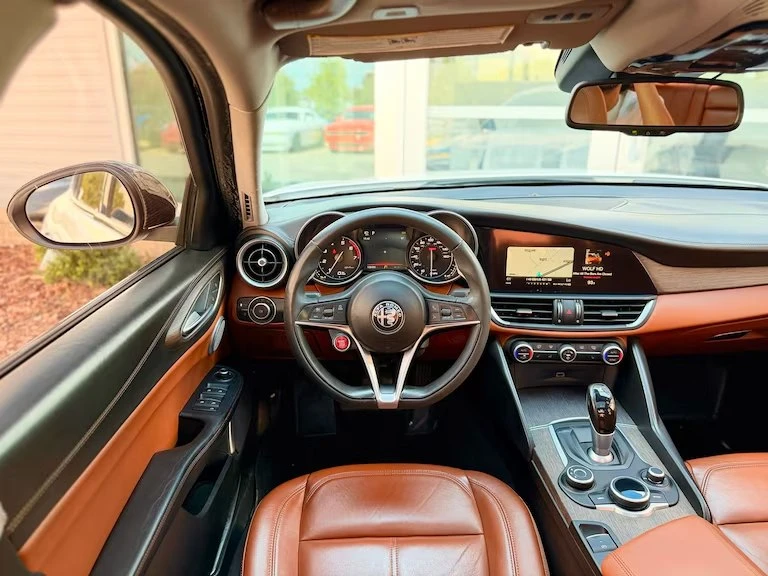 2017 Alfa Romeo Giulia - Image 10 of 19