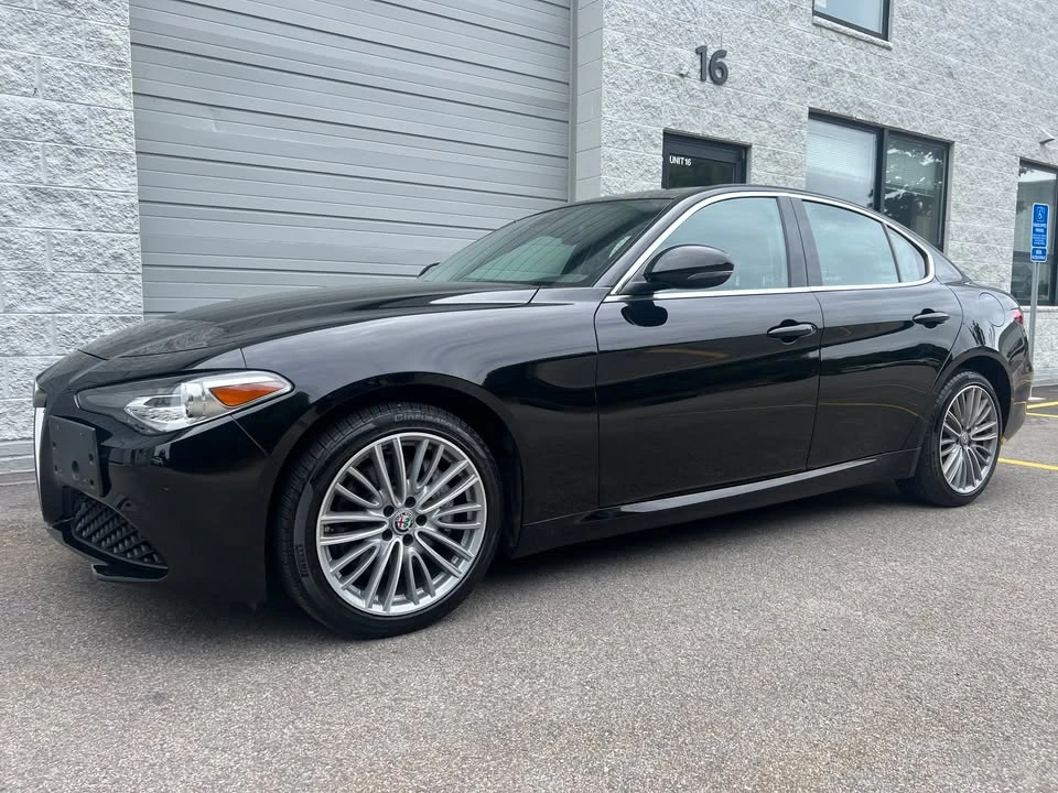 2017 Alfa Romeo Giulia - Image 2 of 20