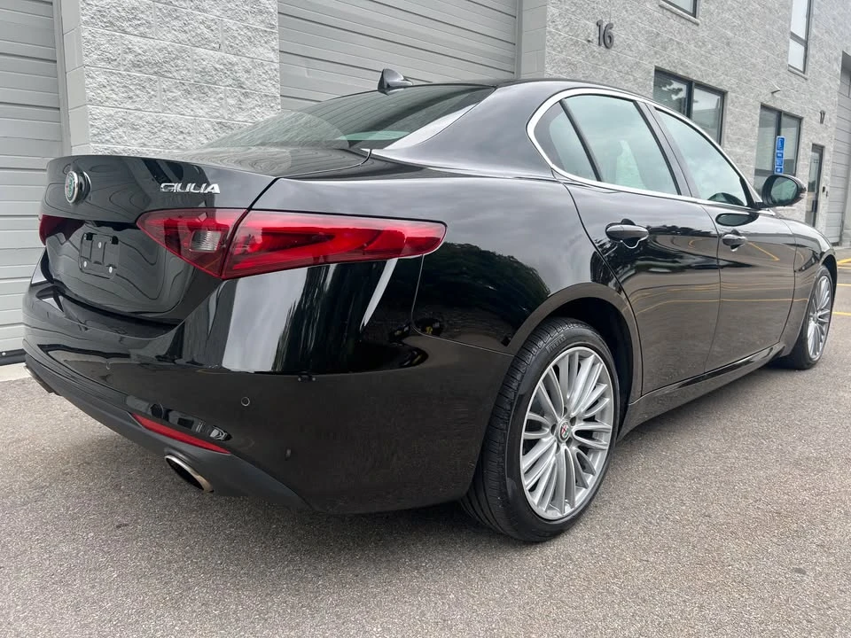 2017 Alfa Romeo Giulia - Image 10 of 20