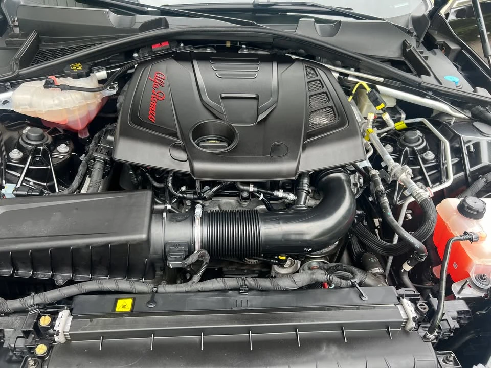 2017 Alfa Romeo Giulia - Image 19 of 20