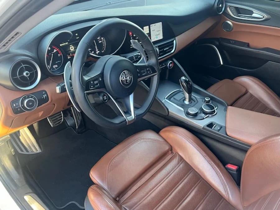 2017 Alfa Romeo Giulia - Image 8 of 15