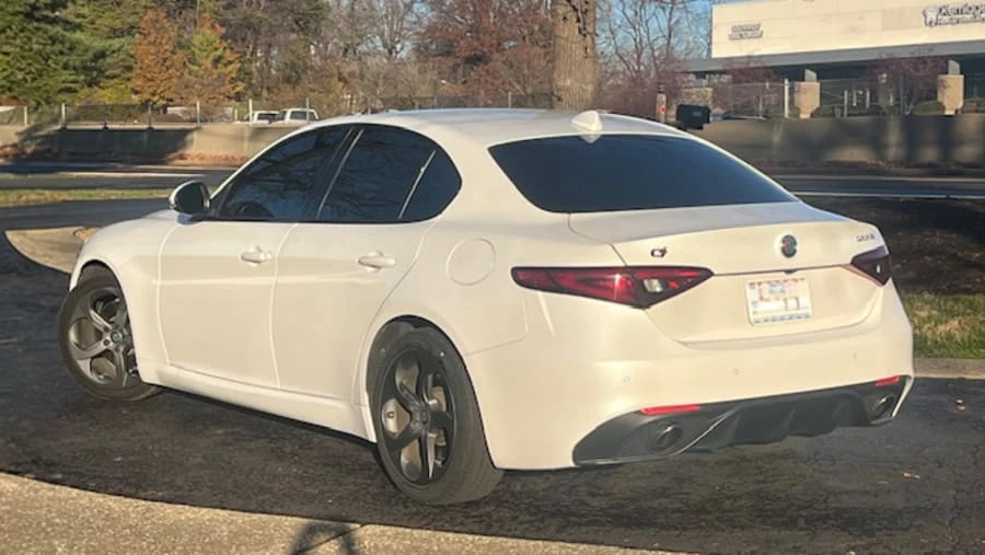 2017 Alfa Romeo Giulia - Image 6 of 15