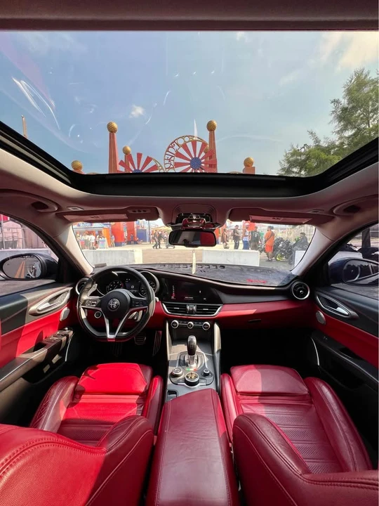 2017 Alfa Romeo Giulia - Image 7 of 20