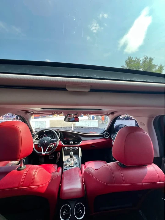 2017 Alfa Romeo Giulia - Image 6 of 20