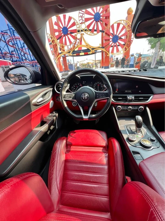 2017 Alfa Romeo Giulia - Image 8 of 20