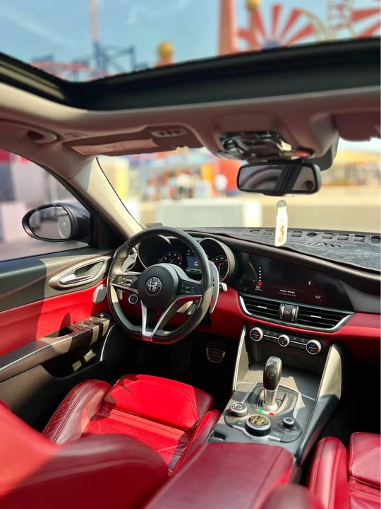 2017 Alfa Romeo Giulia - Image 12 of 20