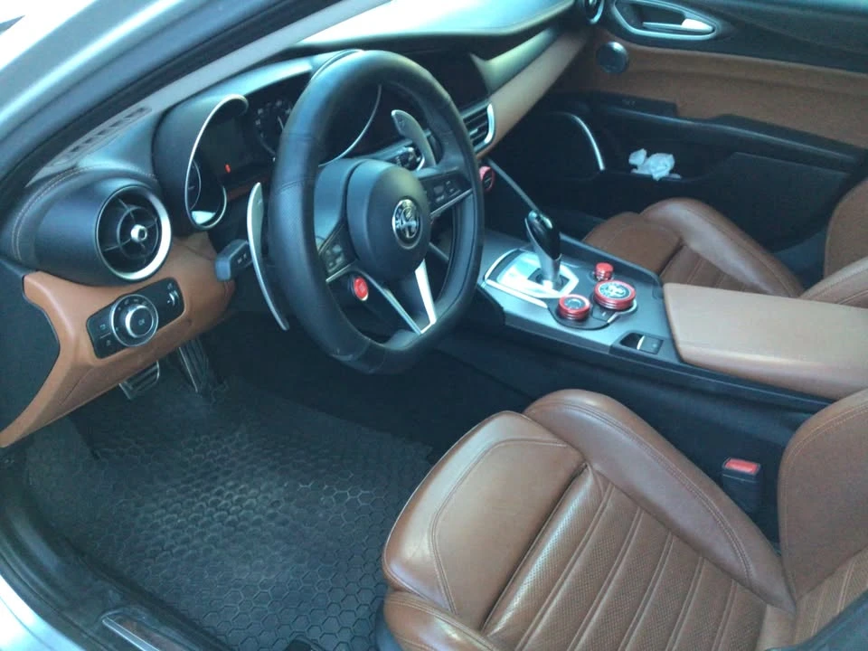 2017 Alfa Romeo Giulia - Image 7 of 13