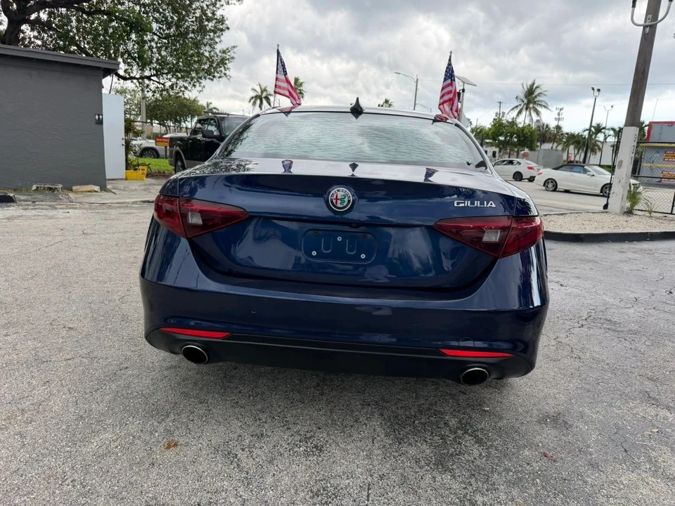 2017 Alfa Romeo Giulia - Image 6 of 16