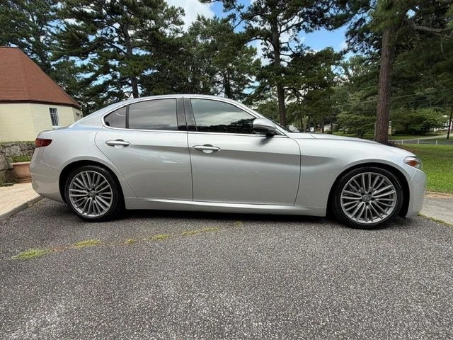 2017 Alfa Romeo Giulia - Image 13 of 31