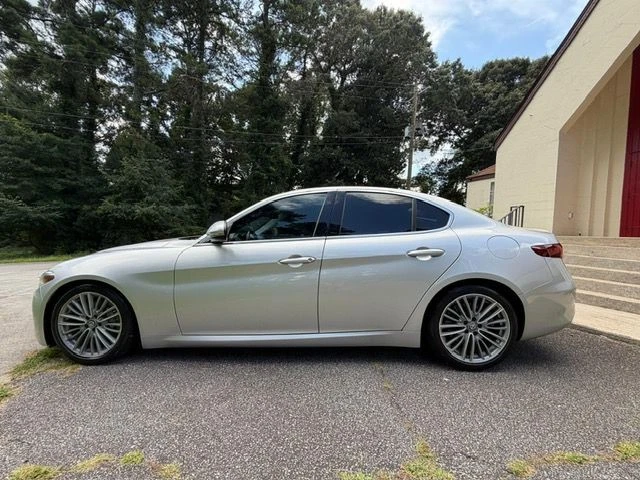 2017 Alfa Romeo Giulia - Image 28 of 31
