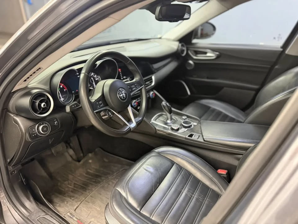 2017 Alfa Romeo Giulia - Image 20 of 20