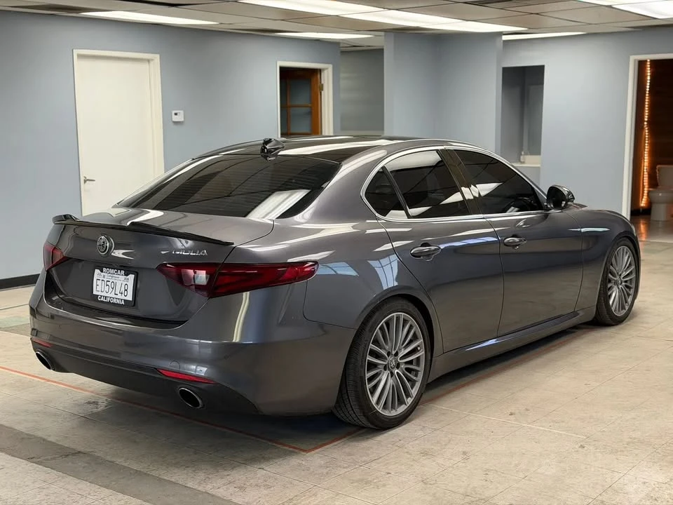 2017 Alfa Romeo Giulia - Image 8 of 20