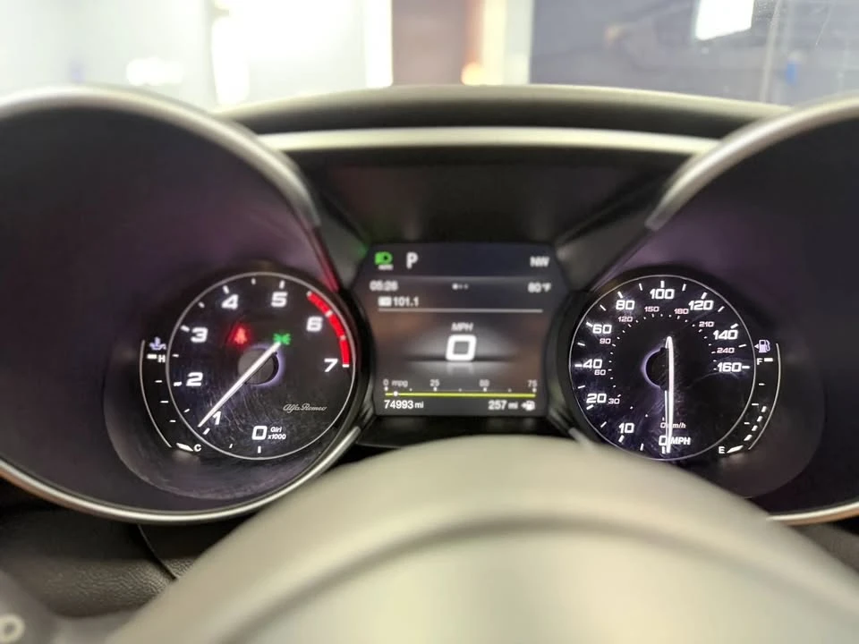 2017 Alfa Romeo Giulia - Image 13 of 20