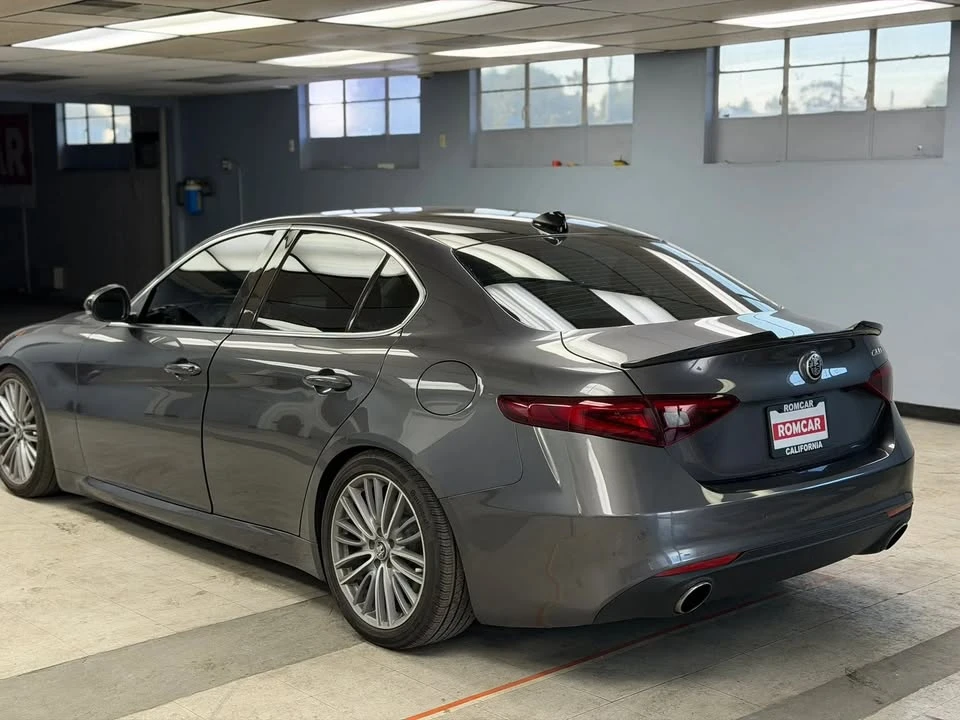 2017 Alfa Romeo Giulia - Image 5 of 20