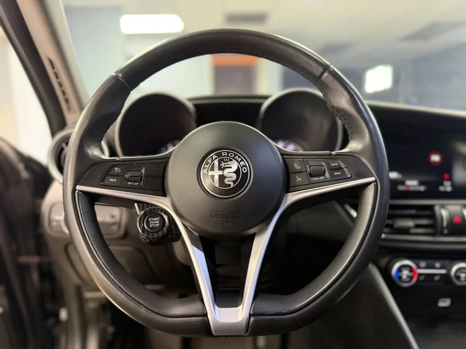 2017 Alfa Romeo Giulia - Image 12 of 20