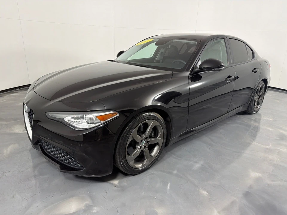 2017 Alfa Romeo Giulia - Image 9 of 25