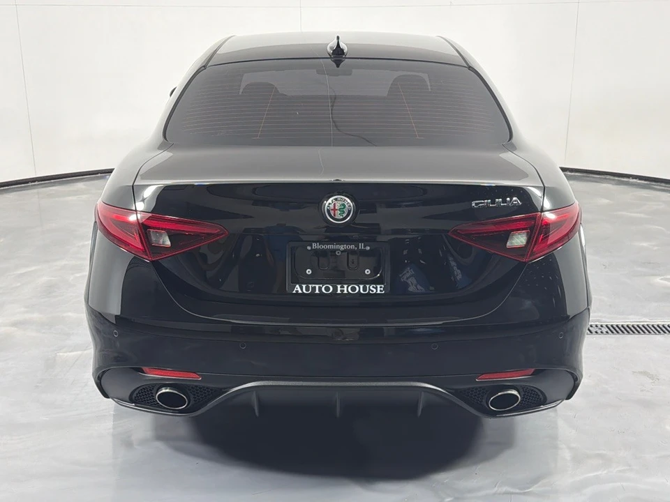 2017 Alfa Romeo Giulia - Image 6 of 25
