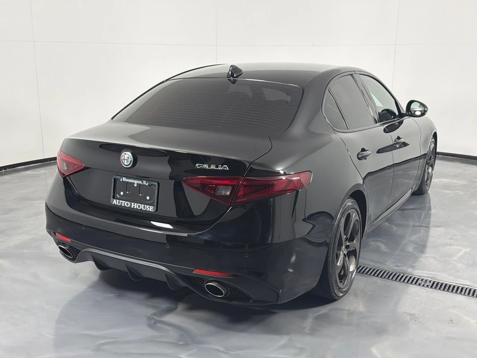 2017 Alfa Romeo Giulia - Image 5 of 25