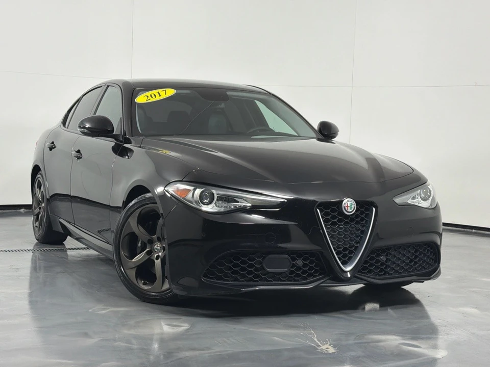 2017 Alfa Romeo Giulia - Image 2 of 25