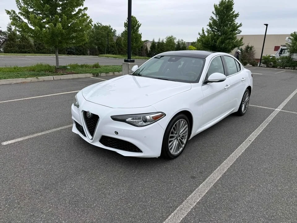 2017 Alfa Romeo Giulia - Image 2 of 18