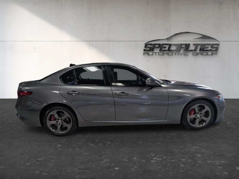 2017 Alfa Romeo Giulia - Image 11 of 20