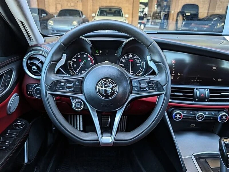 2017 Alfa Romeo Giulia - Image 19 of 20