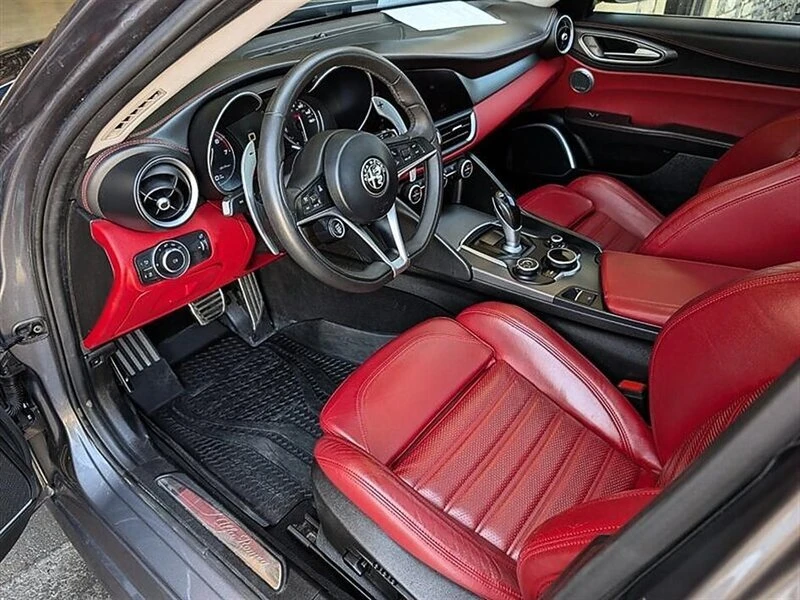 2017 Alfa Romeo Giulia - Image 2 of 20