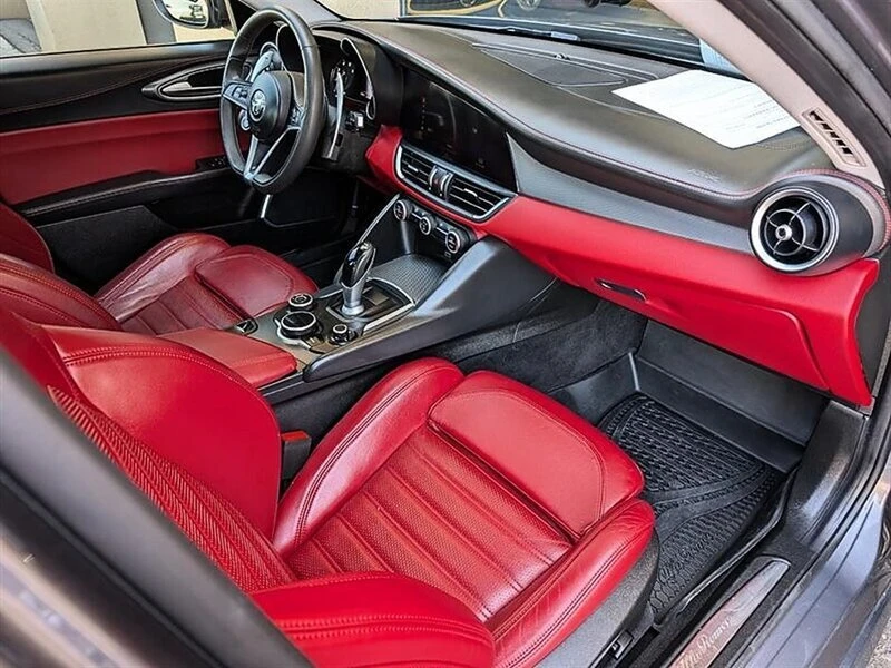 2017 Alfa Romeo Giulia - Image 4 of 20