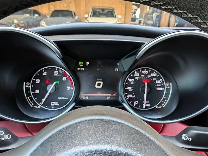 2017 Alfa Romeo Giulia - Image 20 of 20