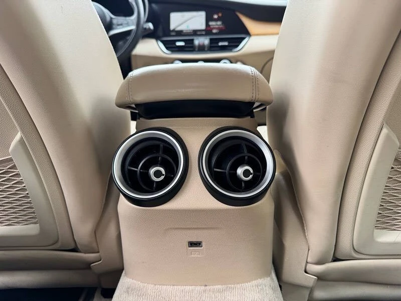 2017 Alfa Romeo Giulia - Image 13 of 15