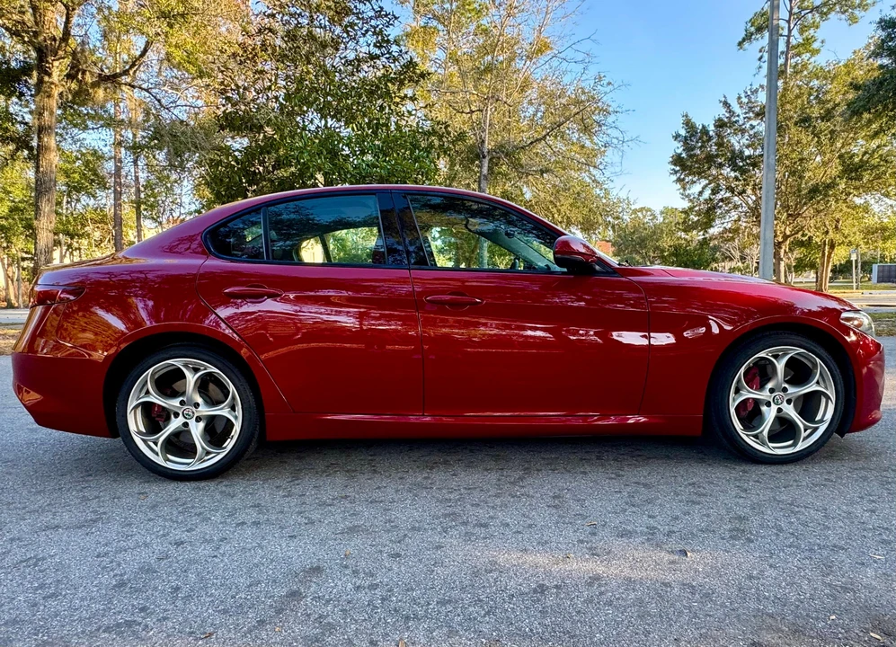 2017 Alfa Romeo Giulia - Image 8 of 31