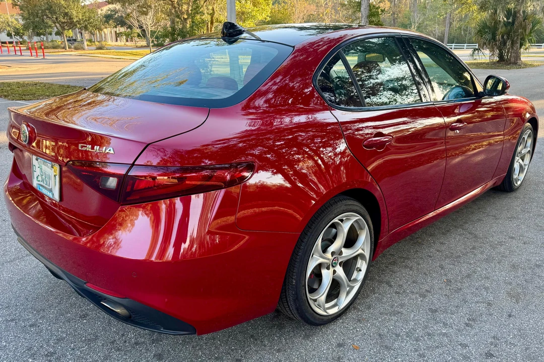 2017 Alfa Romeo Giulia - Image 4 of 31