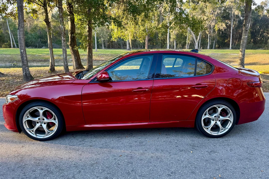 2017 Alfa Romeo Giulia - Image 3 of 31