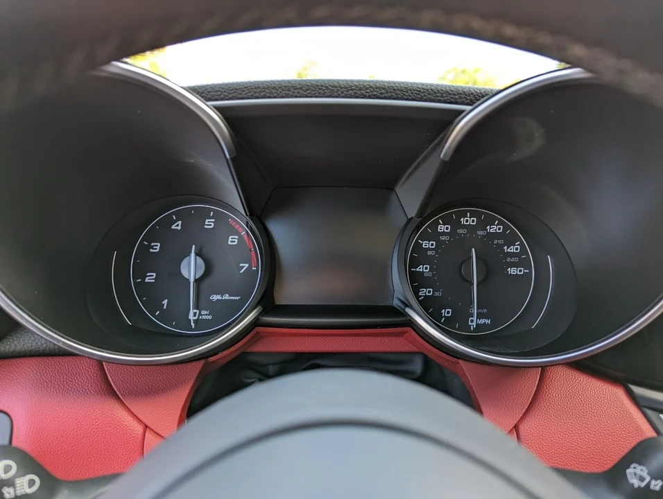 2017 Alfa Romeo Giulia - Image 19 of 21