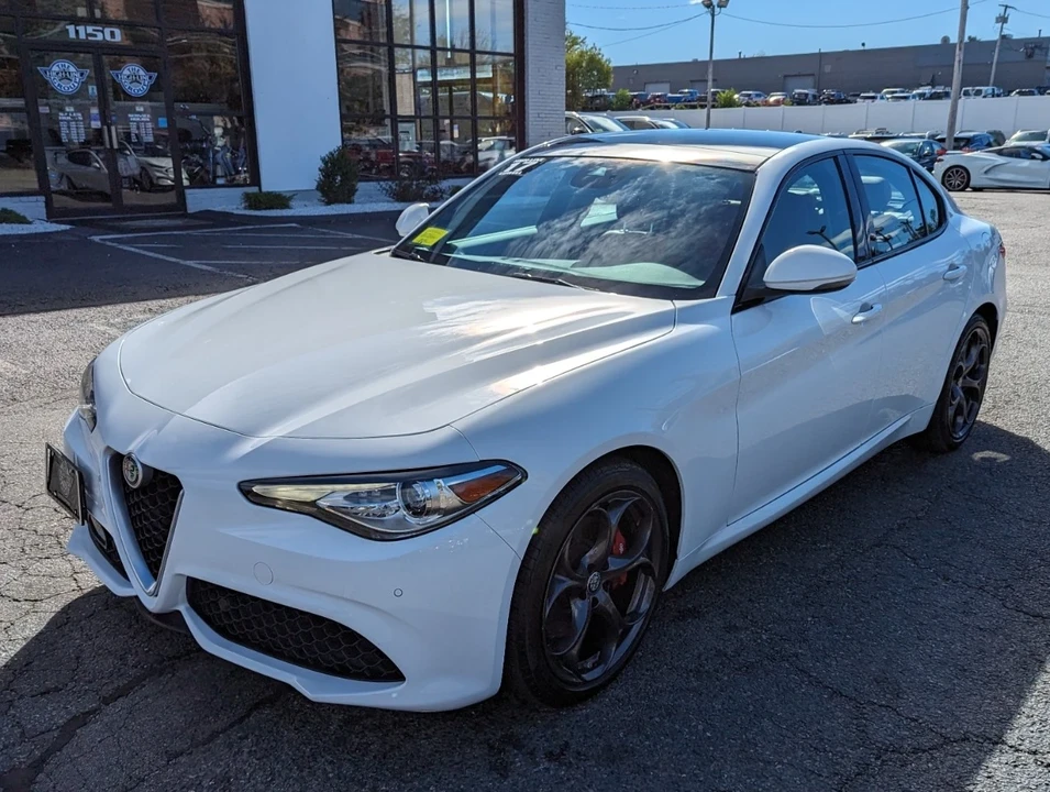 2017 Alfa Romeo Giulia - Image 2 of 21