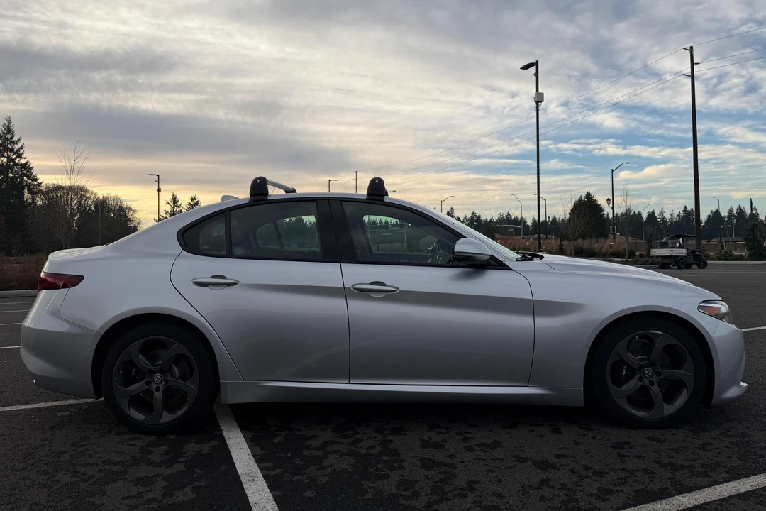 2017 Alfa Romeo Giulia - Image 3 of 31