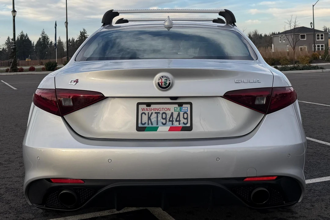 2017 Alfa Romeo Giulia - Image 5 of 31