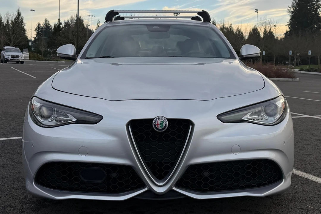 2017 Alfa Romeo Giulia - Image 2 of 31