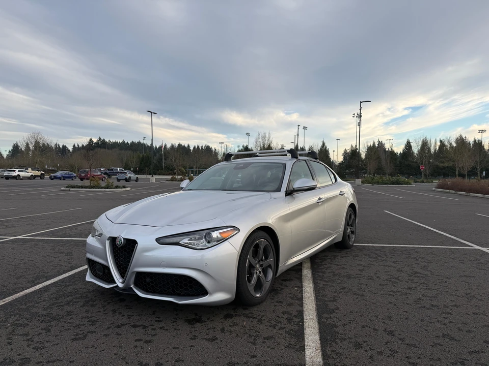 2017 Alfa Romeo Giulia - Image 7 of 31