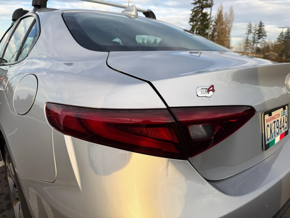 2017 Alfa Romeo Giulia - Image 24 of 31
