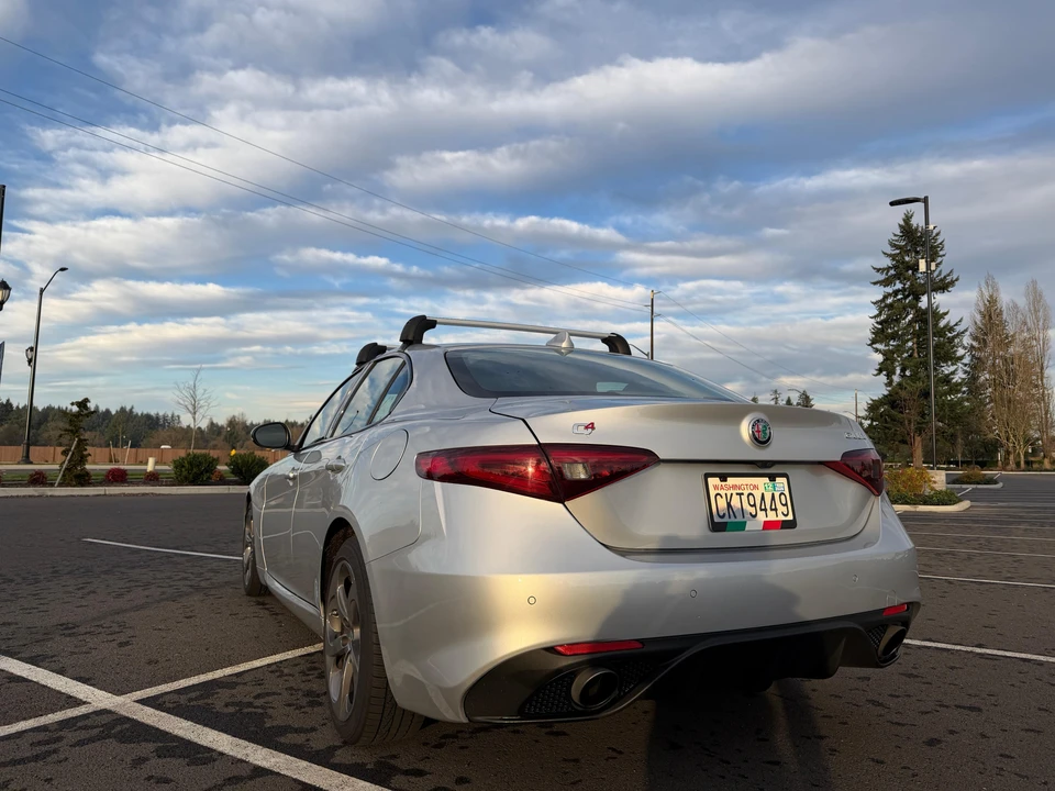2017 Alfa Romeo Giulia - Image 12 of 31