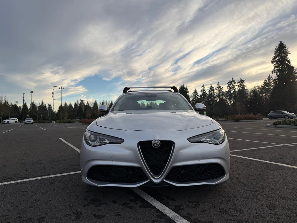 2017 Alfa Romeo Giulia - Image 6 of 31