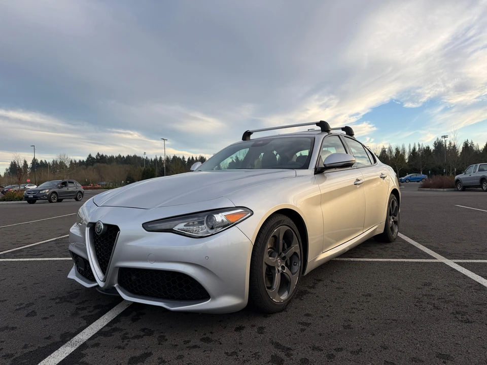 2017 Alfa Romeo Giulia - Image 8 of 31