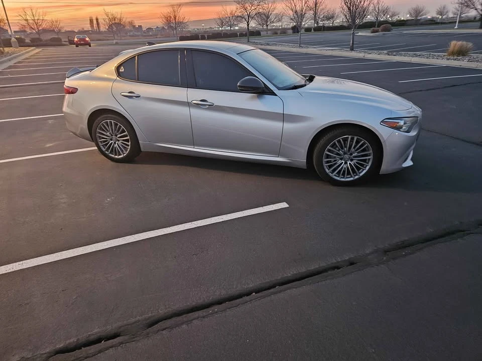 2017 Alfa Romeo Giulia - Image 6 of 10