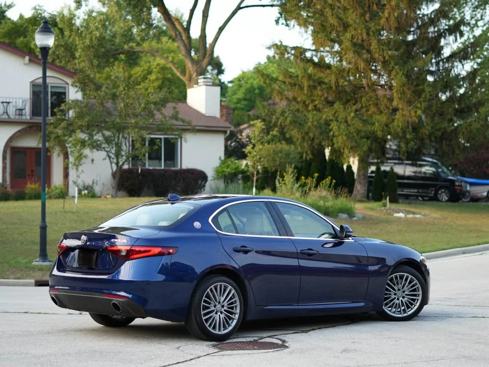 2017 Alfa Romeo Giulia - Image 7 of 16